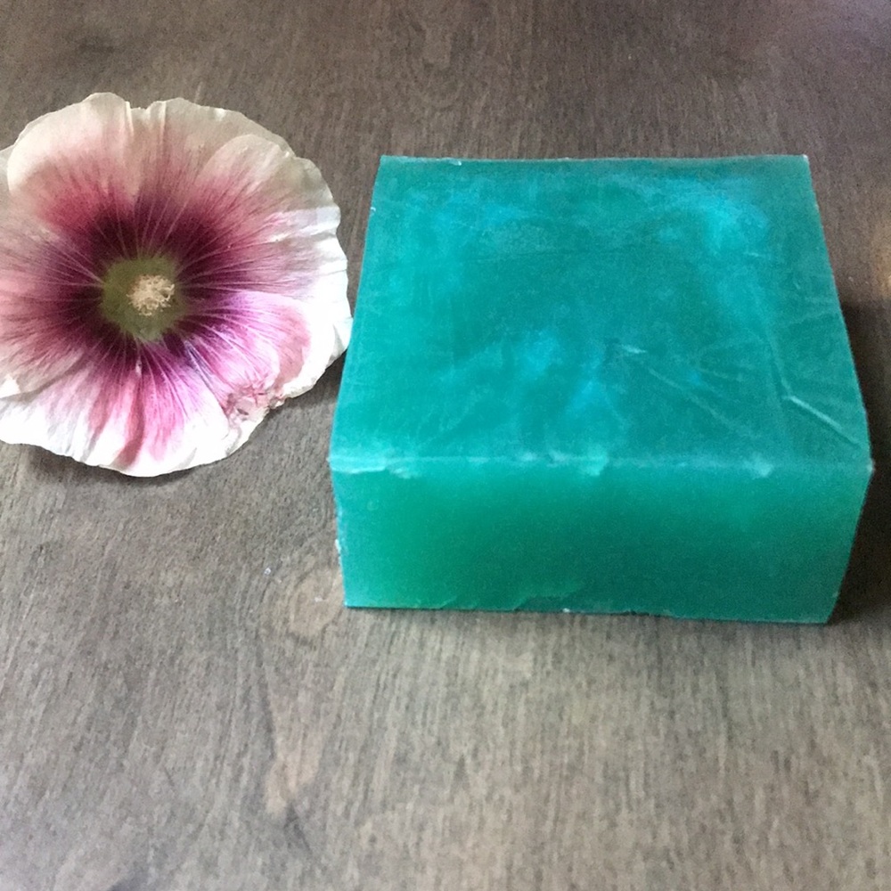 SUMMER LIME Glycerin Bar Soap (4.5 oz) / Mountain Mom Soap Co - Picture 5 of 8